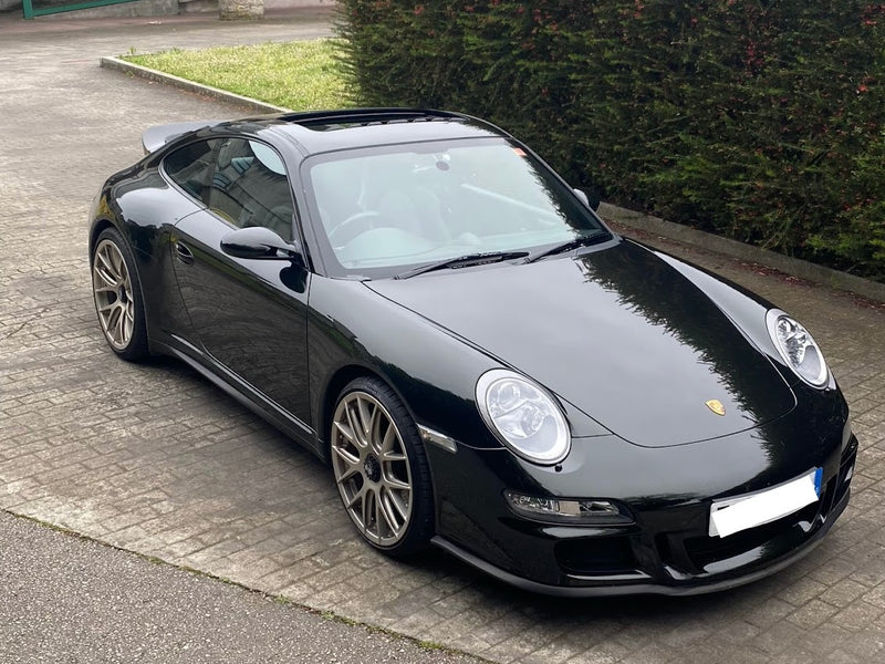Porsche 997 fitted with AWC wheels