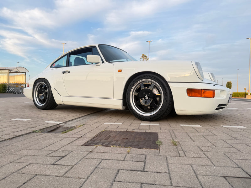 Porsche 964 fitted with AWC wheels